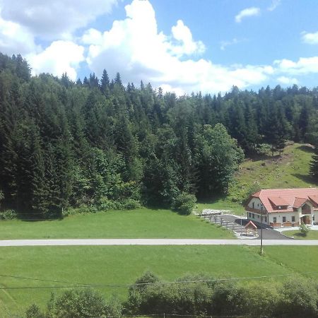 Simnovi Apartmaji - Surrounded By Nature คัมนิค ภายนอก รูปภาพ