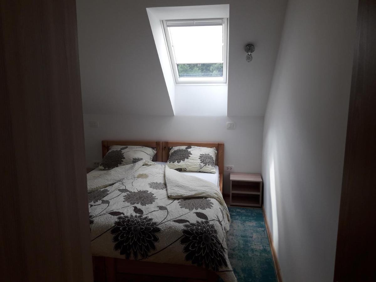 Simnovi Apartmaji - Surrounded By Nature คัมนิค ภายนอก รูปภาพ