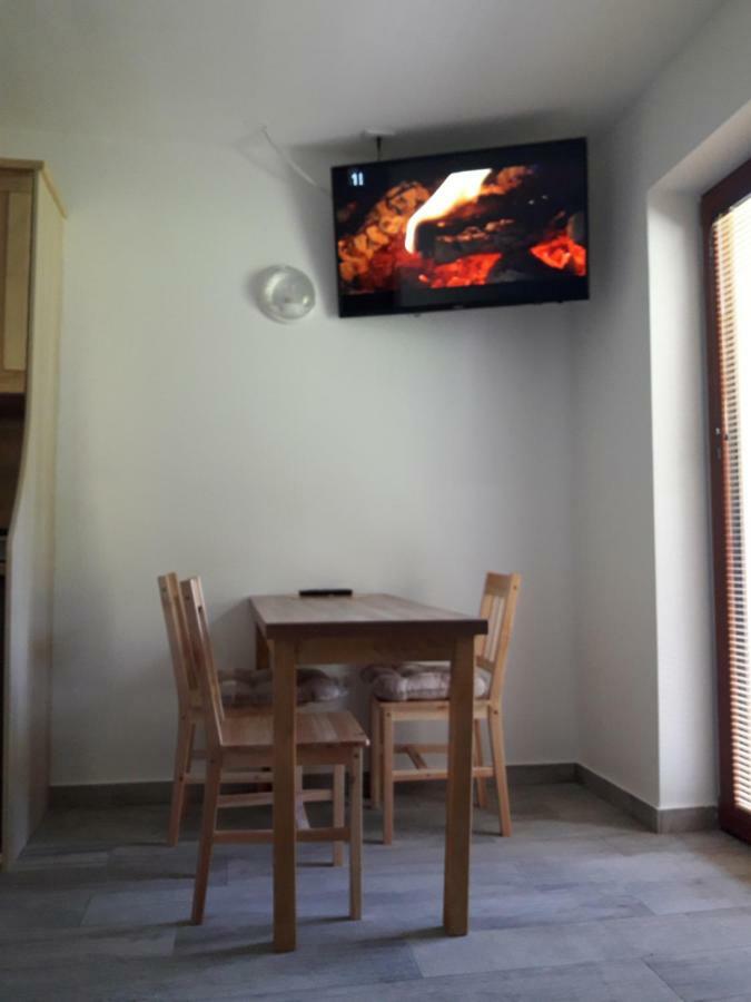 Simnovi Apartmaji - Surrounded By Nature คัมนิค ภายนอก รูปภาพ
