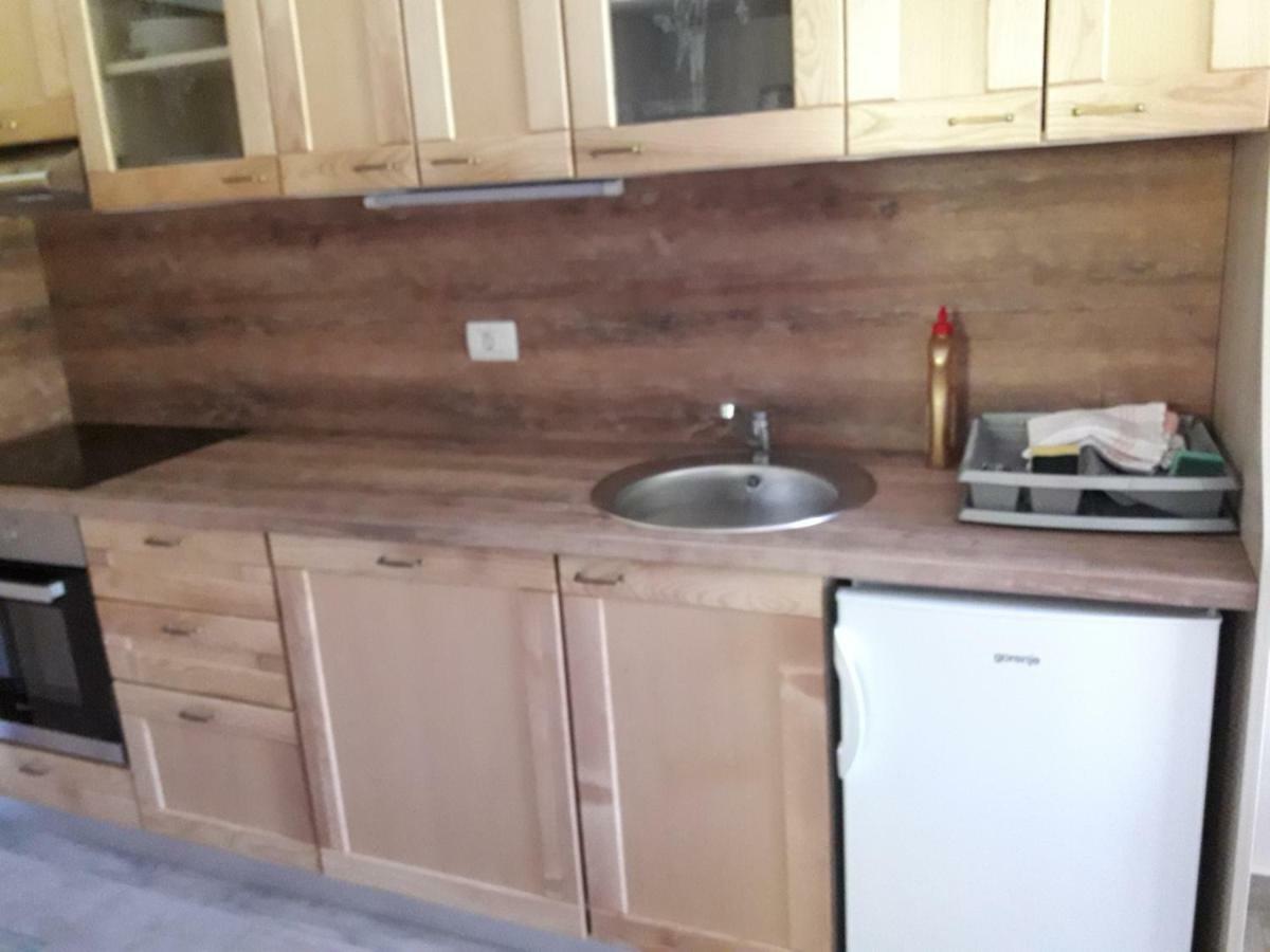 Simnovi Apartmaji - Surrounded By Nature คัมนิค ภายนอก รูปภาพ