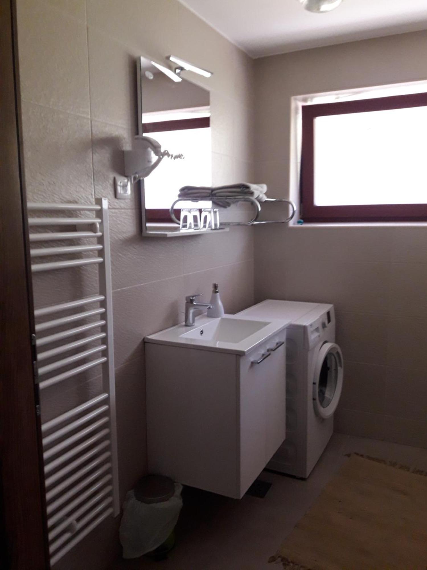 Simnovi Apartmaji - Surrounded By Nature คัมนิค ภายนอก รูปภาพ
