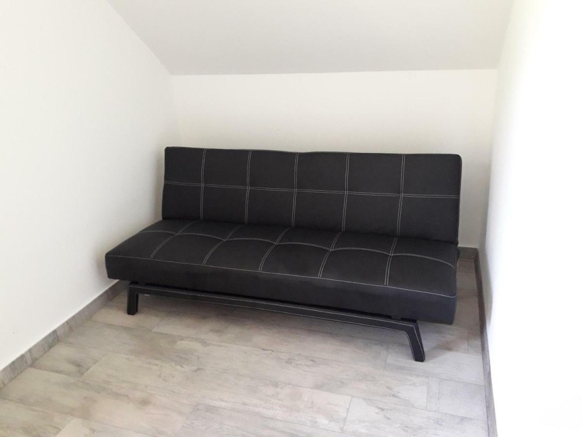 Simnovi Apartmaji - Surrounded By Nature คัมนิค ภายนอก รูปภาพ