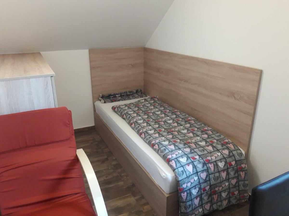 Simnovi Apartmaji - Surrounded By Nature คัมนิค ภายนอก รูปภาพ