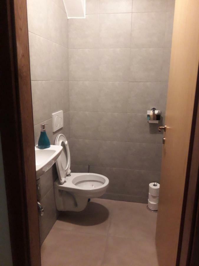 Simnovi Apartmaji - Surrounded By Nature คัมนิค ภายนอก รูปภาพ